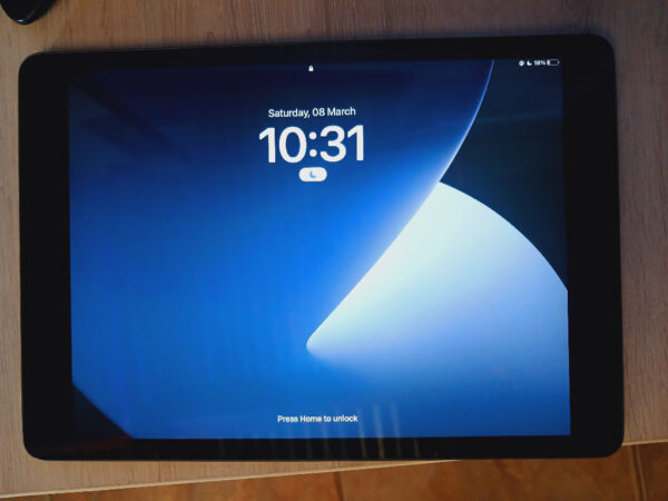 Apple Ipad 8th generation- 32GB WIFI Gray Other 8GB
