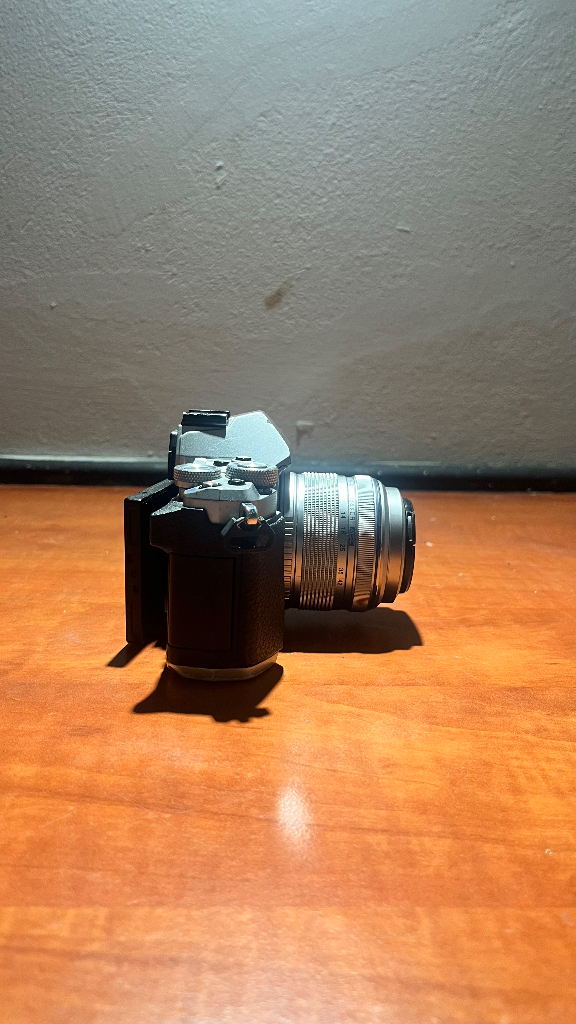 Olympus E-M5ii 16MP 1080p (Full HD)