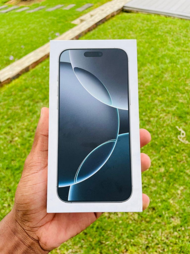 Apple iPhone 16 Pro Max, secondhand iPhone 16 Pro Max, 256GB white iPhone