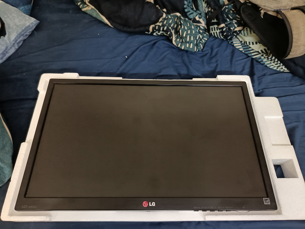 LG LED Backlighting Full HD 1080p Resolution Dual We... 24 inches