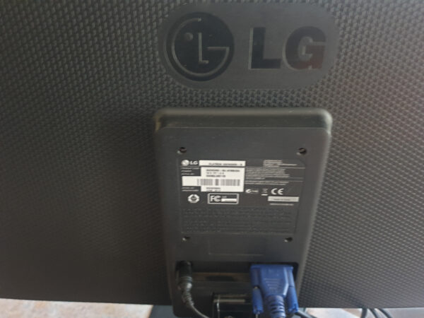 LG LG flatron screen 19 inches