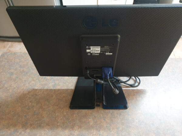 LG LG flatron screen 19 inches
