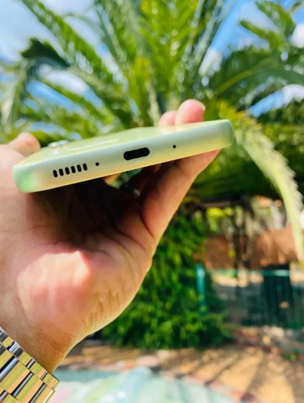 Samsung Galaxy A54 5G - Image 4