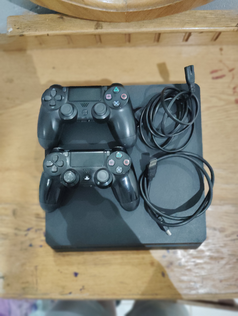 Sony PS4,secondhand PS4 console,like new PS4 for sale