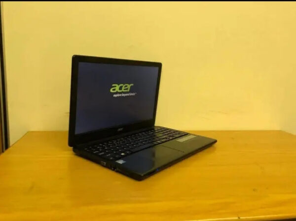 Acer Intel core i5 Black 1TB Intel 8GB