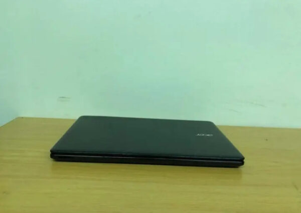 Acer Intel core i5 Black 1TB Intel 8GB