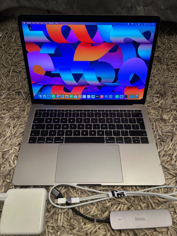 Apple MacBook Pro 2017 (13') Other 256GB Intel 8GB