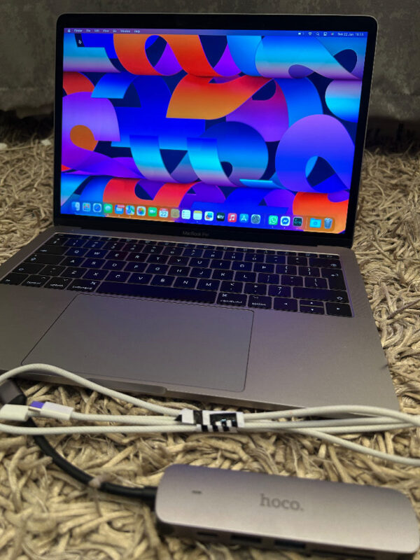Apple MacBook Pro 2017 (13') Other 256GB Intel 8GB