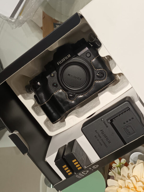 Fujifilm X-H 1 24MP 2160p (4K UHD)