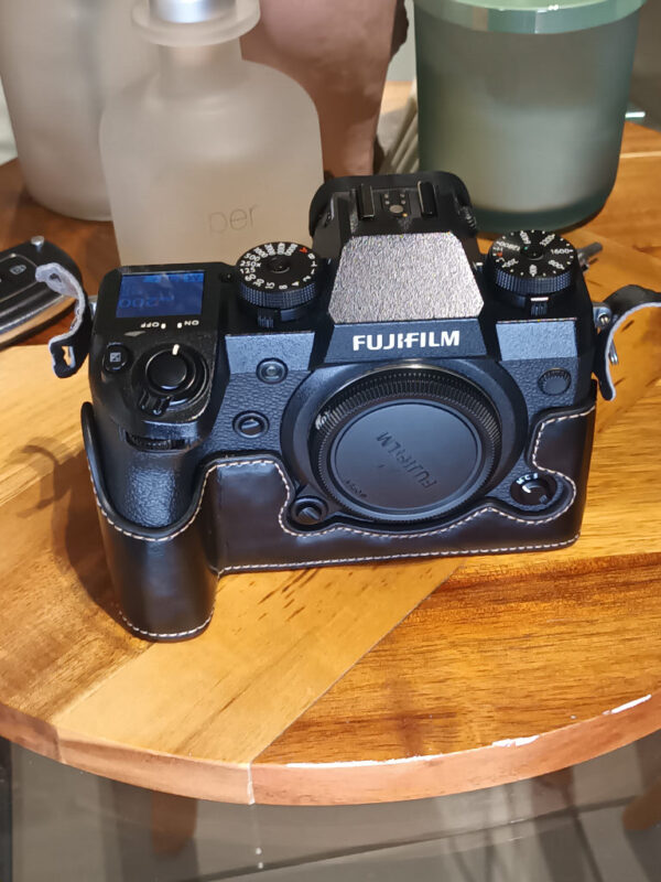 Fujifilm X-H 1 24MP 2160p (4K UHD)