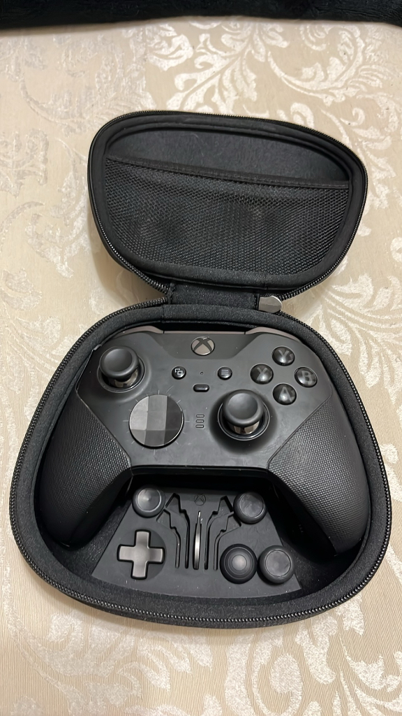 Microsoft Elite Series 2 Controller, Elite Series 2 with Case and Charger, Microsoft Gaming Accessories