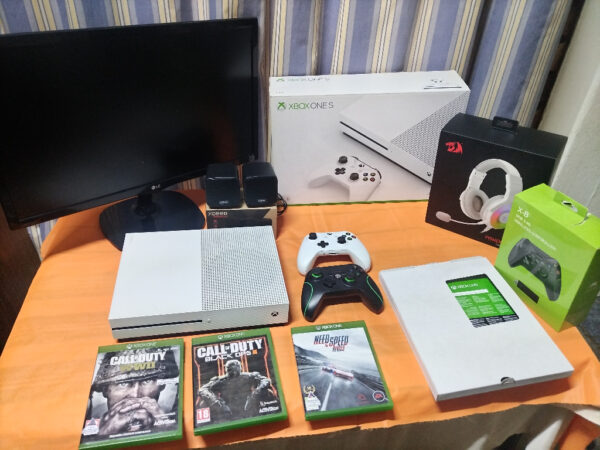 Other Xbox One S 1TB Combo 1TB
