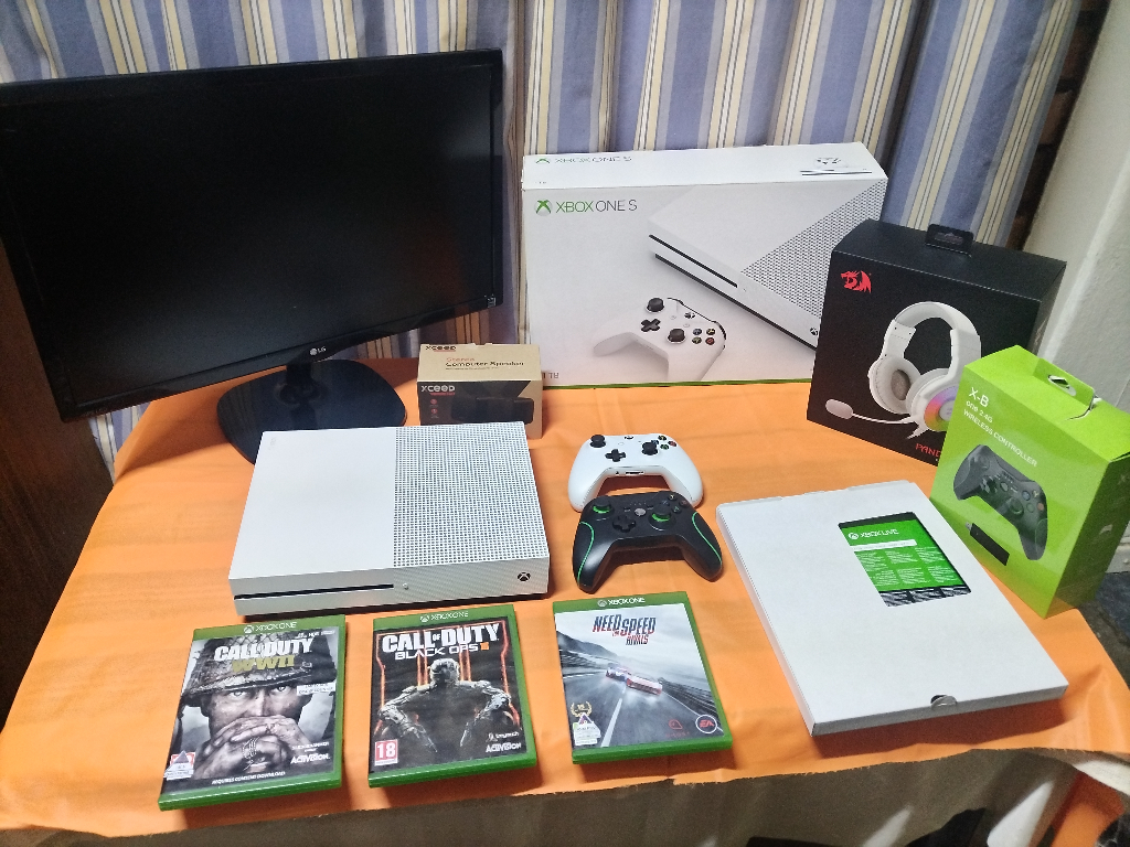 Microsoft Xbox One S 1TB Combo,Xbox One S 1TB bundle,Xbox One gaming console 1TB