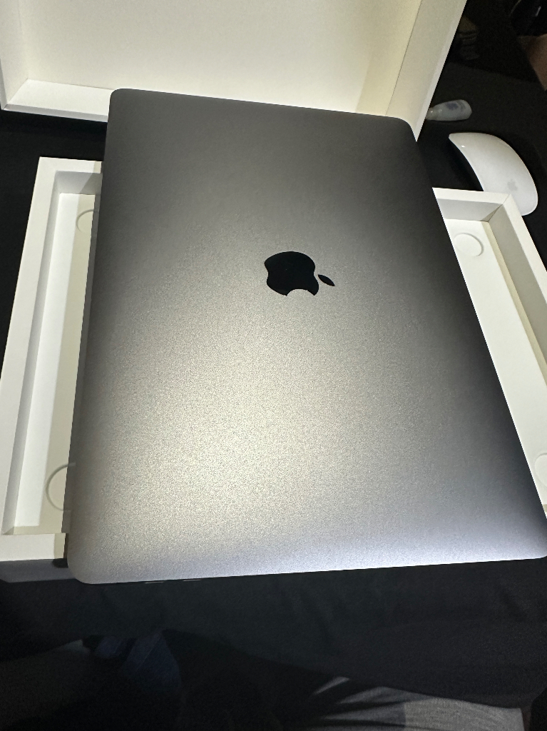 Apple 2022 M2 MacBook Pro 13 inch,secondhand MacBook Pro excellent condition,refurbished Apple laptops 2022