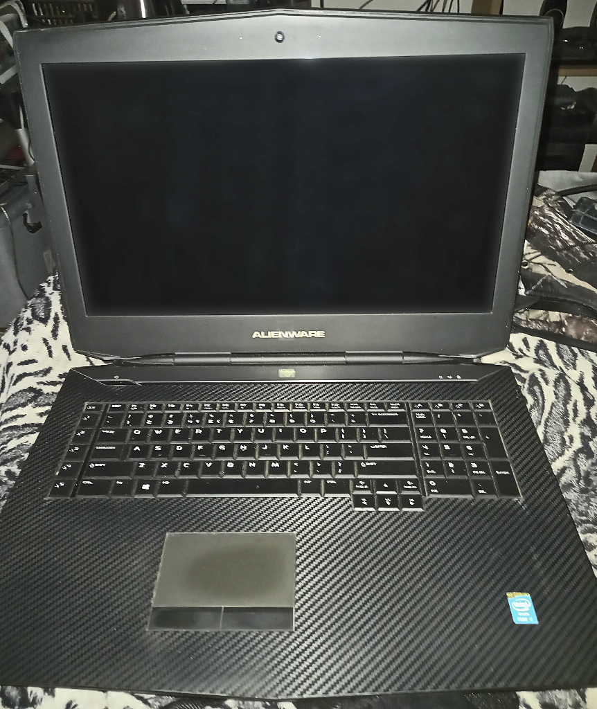 Dell Alienware M18 - 19" screen, 32Gb Ram, Dual 2x Nvidia GTX770m 3Gb Silver 2TB Intel 32GB