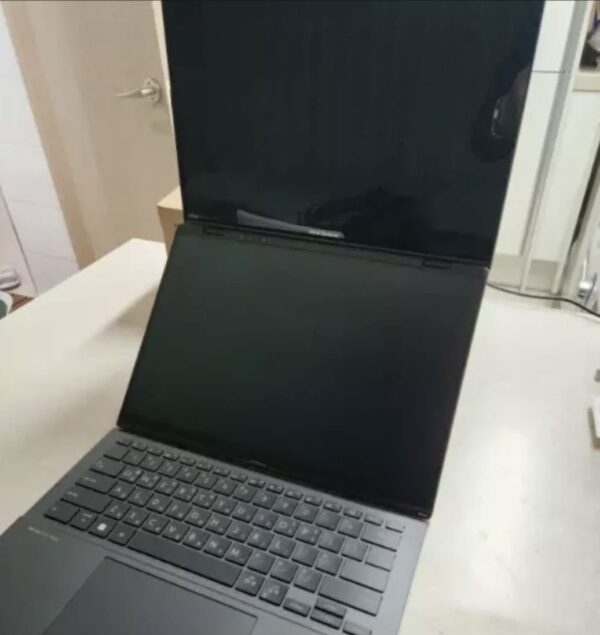 Asus ZenBook Duo Ultra
