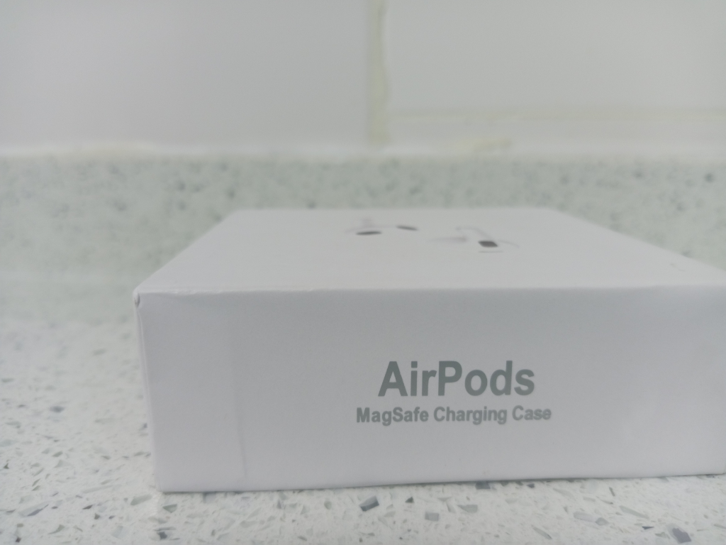 Apple Apple airpod Gen 3 with magsafe charging White