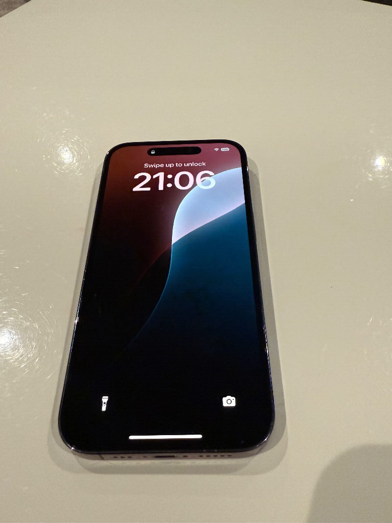 Apple iPhone 14 Pro ESIM only 128gb Deep purple Black 128GB